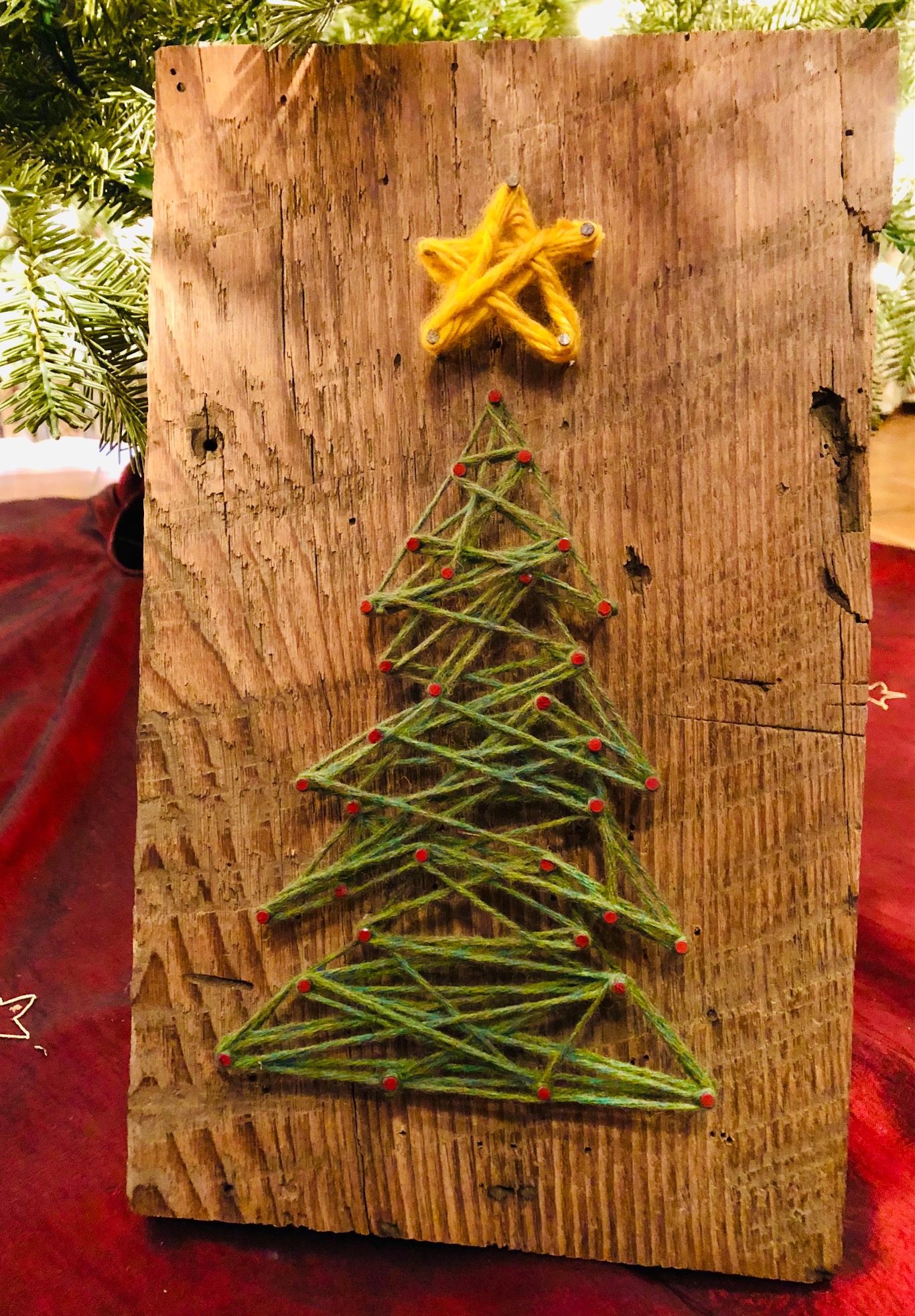 Creating Yarn Art with a Festive Holiday Scene - Make and Takes